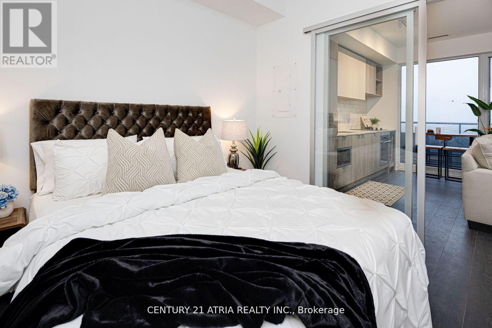 1810 - 2020 Bathurst Street, Toronto, Ontario  M5P 0A6 - Photo 16 - C12443805