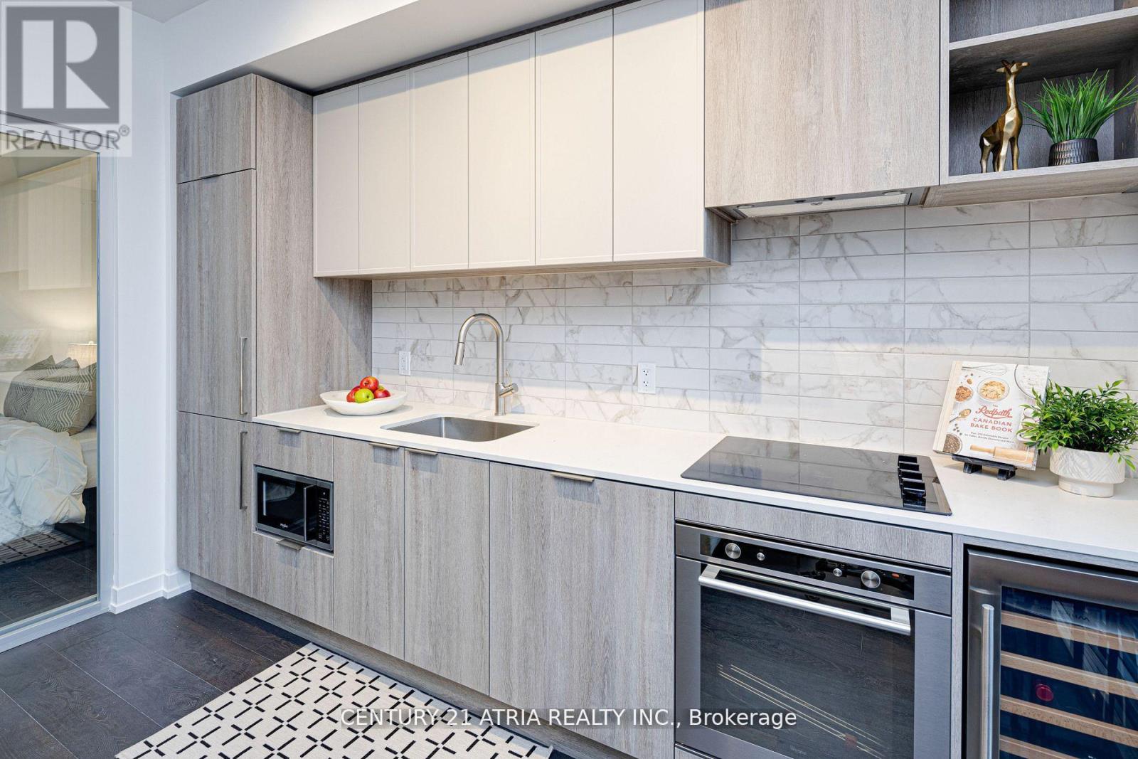 1810 - 2020 Bathurst Street, Toronto, Ontario  M5P 0A6 - Photo 18 - C12443805