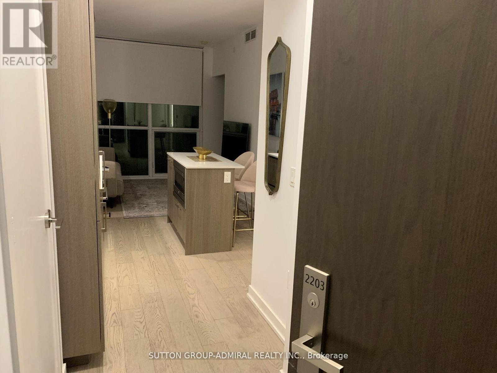 2203 - 1 Yorkville Avenue, Toronto, Ontario  M4W 1L1 - Photo 10 - C12443833