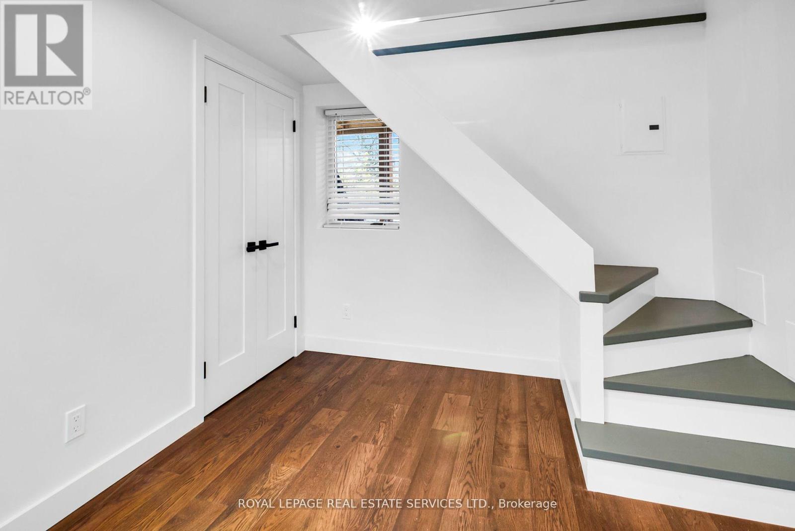 Coach - 223 Blythwood Road, Toronto, Ontario  M4N 1A7 - Photo 11 - C12443845