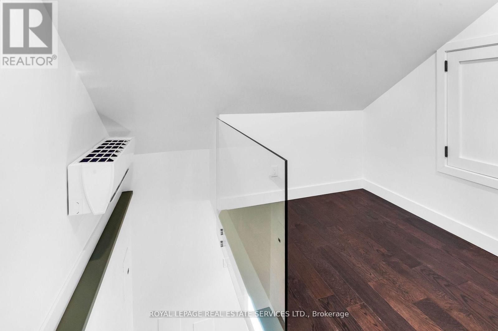 Coach - 223 Blythwood Road, Toronto, Ontario  M4N 1A7 - Photo 13 - C12443845