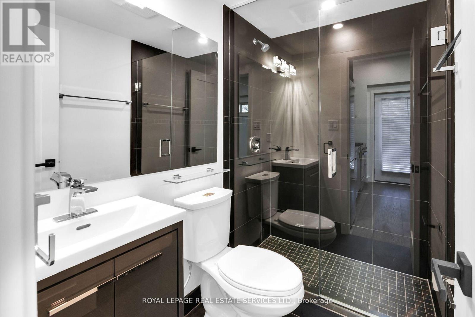 Coach - 223 Blythwood Road, Toronto, Ontario  M4N 1A7 - Photo 9 - C12443845