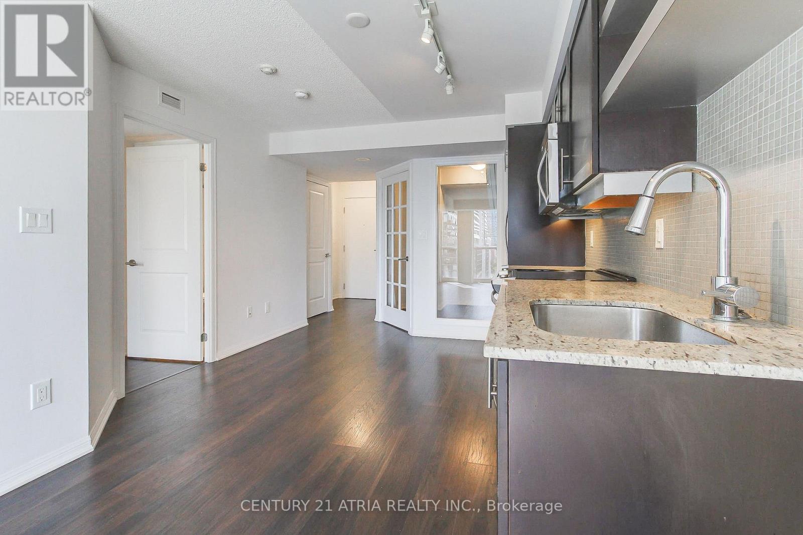 1120 - 400 Adelaide Street, Toronto, Ontario  M5A 4S3 - Photo 2 - C12443852