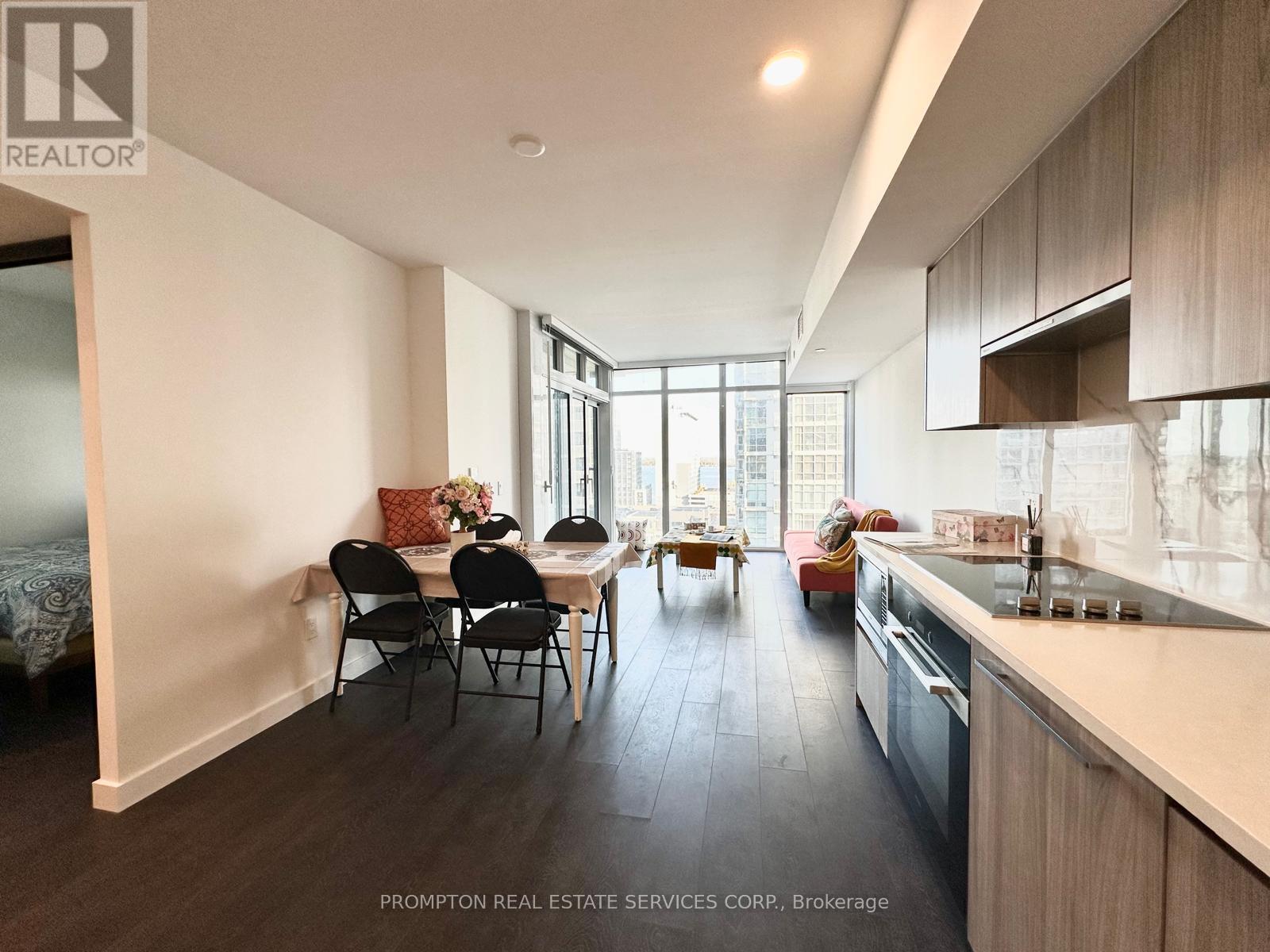 1010 - 1 Concord Cityplace Way, Toronto, Ontario  M5V 0X3 - Photo 6 - C12443869