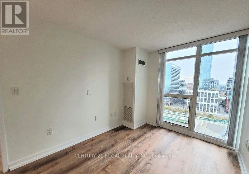 1709 - 8 Telegram Mews, Toronto, Ontario  M5V 3Z5 - Photo 6 - C12443905