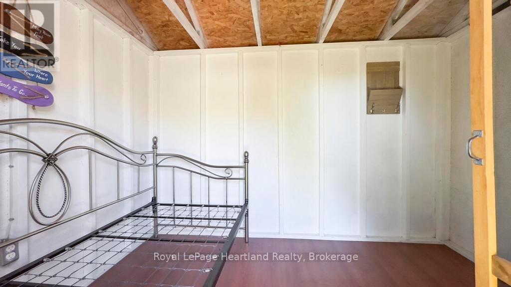 71702 Old Cedarbank Lane, Bluewater, Ontario  N0M 1N0 - Photo 43 - X12438099
