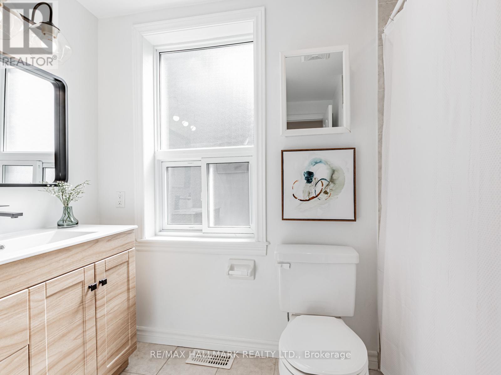 Main - 8 Redwood Avenue, Toronto, Ontario  M4L 2S6 - Photo 20 - E12443804
