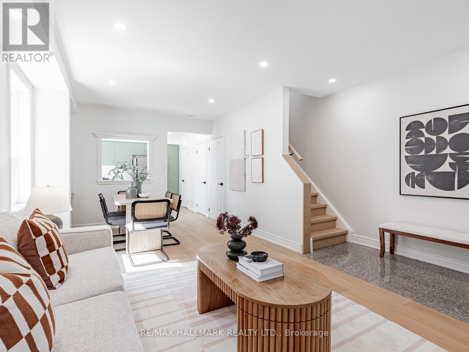 Main - 8 Redwood Avenue, Toronto, Ontario  M4L 2S6 - Photo 6 - E12443804