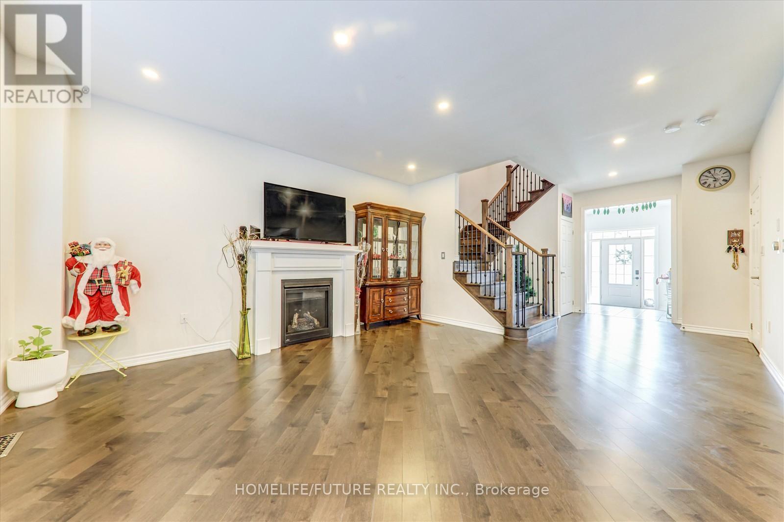 30 Arthur Mclaughlin Street, Clarington, Ontario  L1C 0T6 - Photo 8 - E12443885