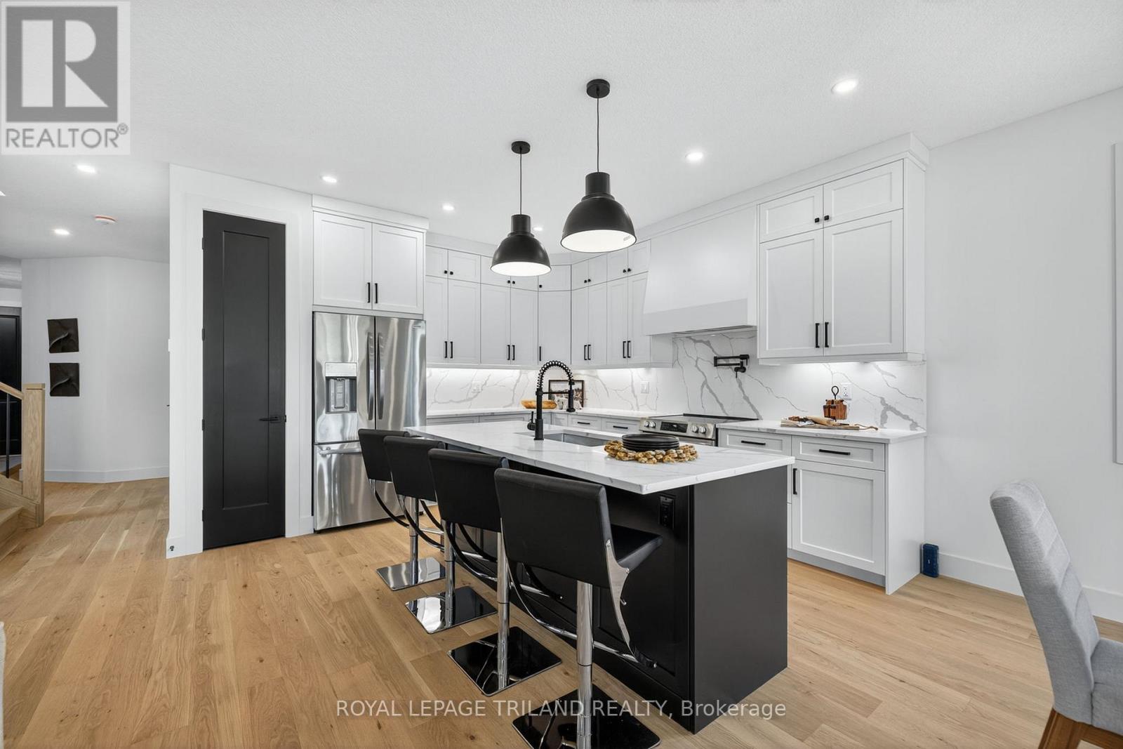 6484 Heathwoods Avenue, London South, Ontario  N6P 0J7 - Photo 16 - X12442575