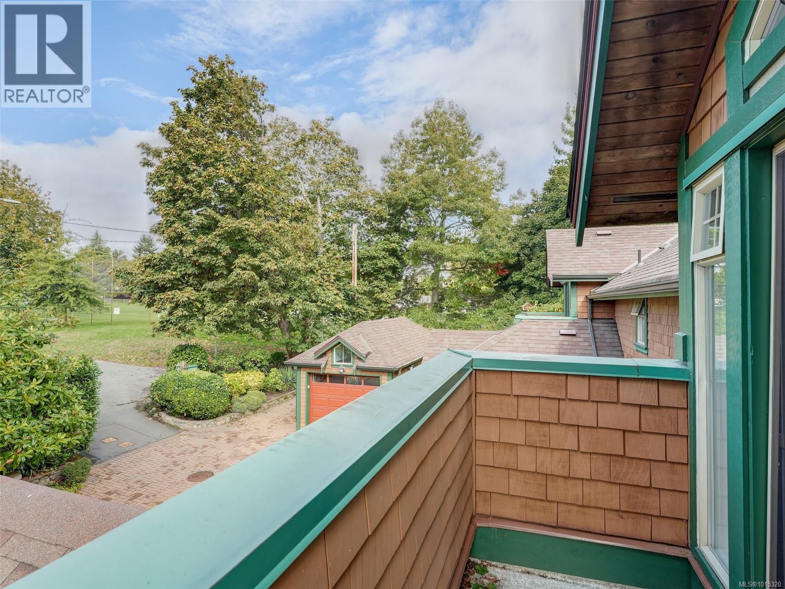 1 2573 Kilgary Pl, Saanich, British Columbia  V8N 1J7 - Photo 24 - 1015320