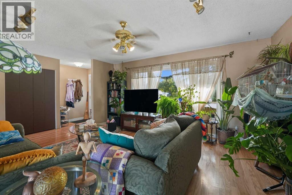 52 Olsen Street, Red Deer, Alberta  T4P 1S5 - Photo 4 - A2262080