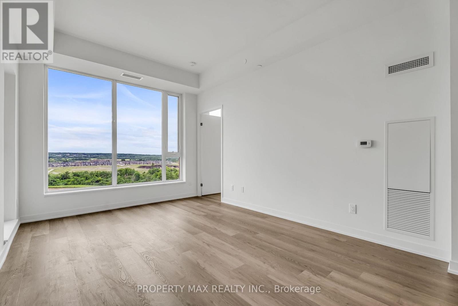 1428 - 2 David Eyer Road, Richmond Hill, Ontario  L4S 0N6 - Photo 2 - N12443742