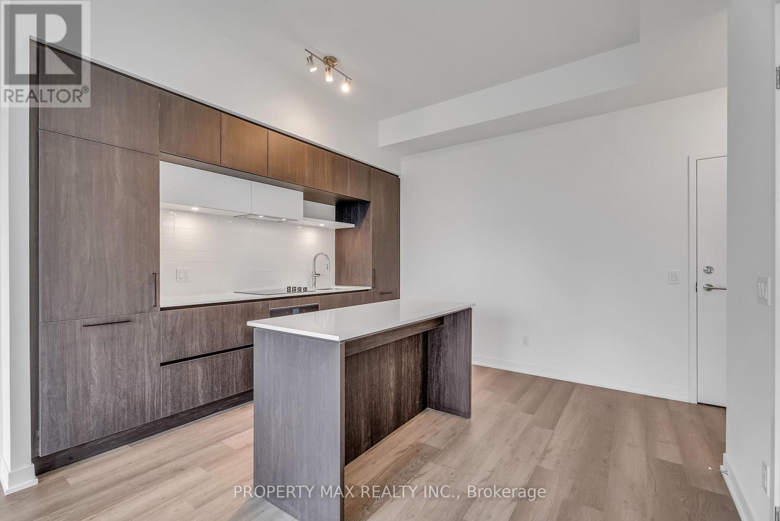 1428 - 2 David Eyer Road, Richmond Hill, Ontario  L4S 0N6 - Photo 8 - N12443742