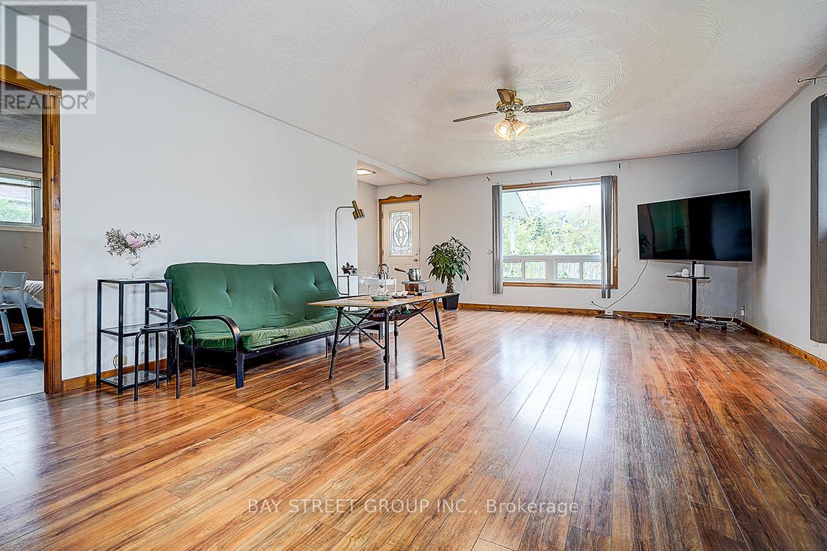 381 Walter Drive, Georgina, Ontario  L4P 3A8 - Photo 36 - N12443795