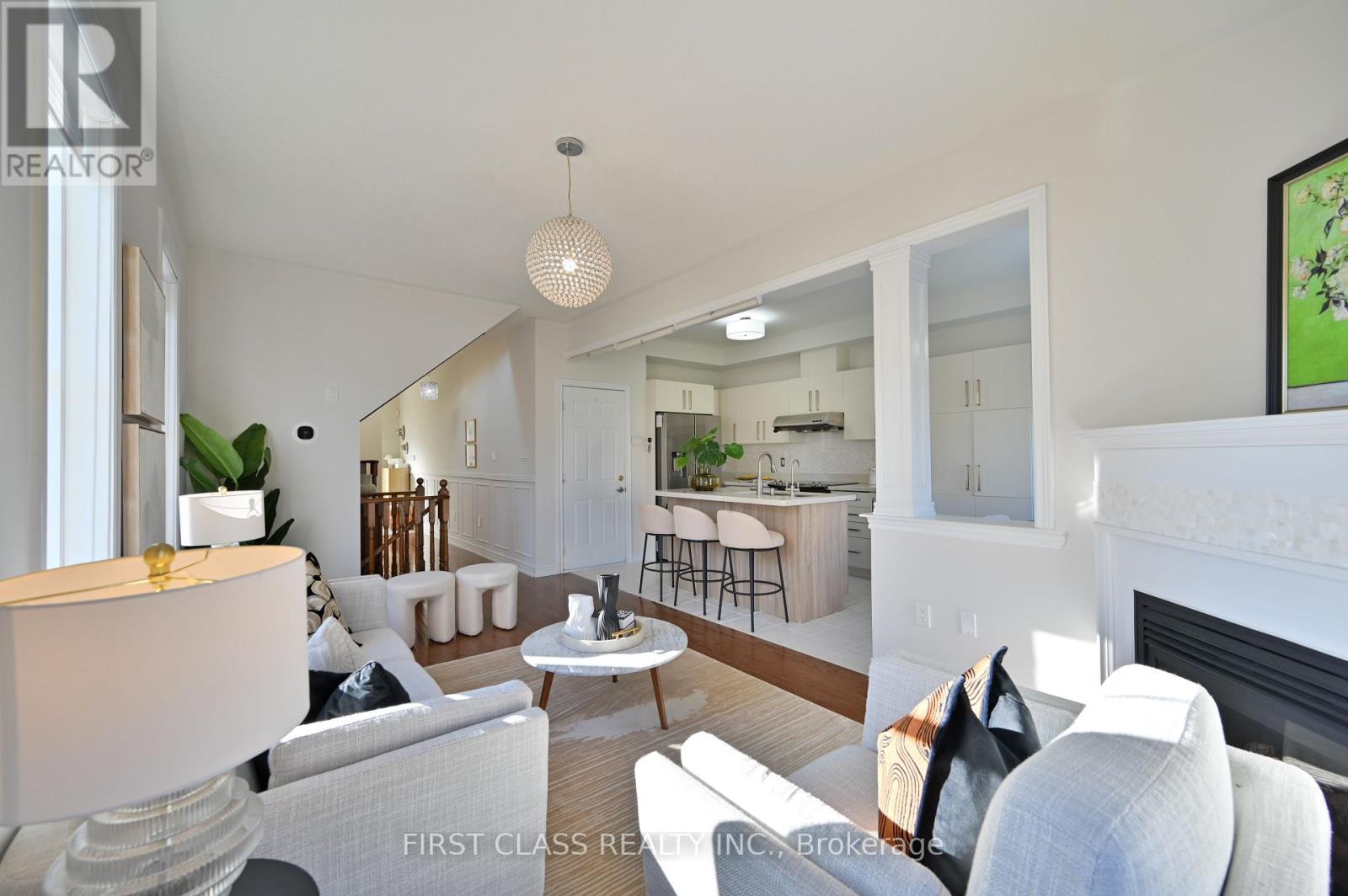 12 Princess Diana Drive, Markham, Ontario  L6C 0G7 - Photo 8 - N12443817