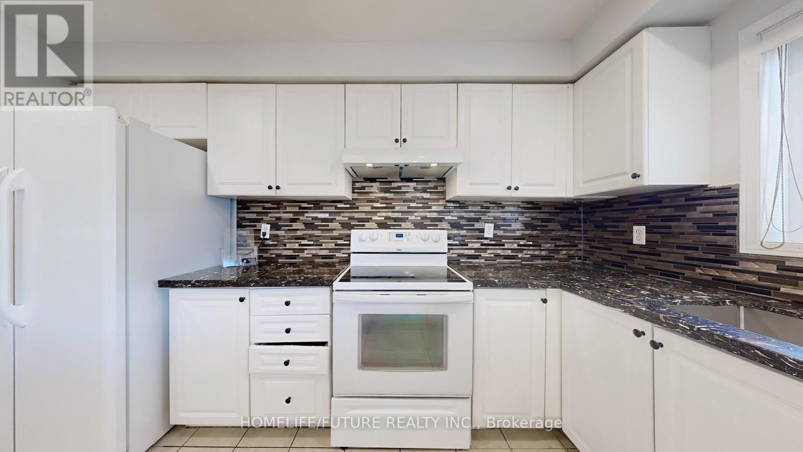 5 Holloway Road, Markham (Cedarwood), Ontario  L3S 4P4 - Photo 11 - N12443900