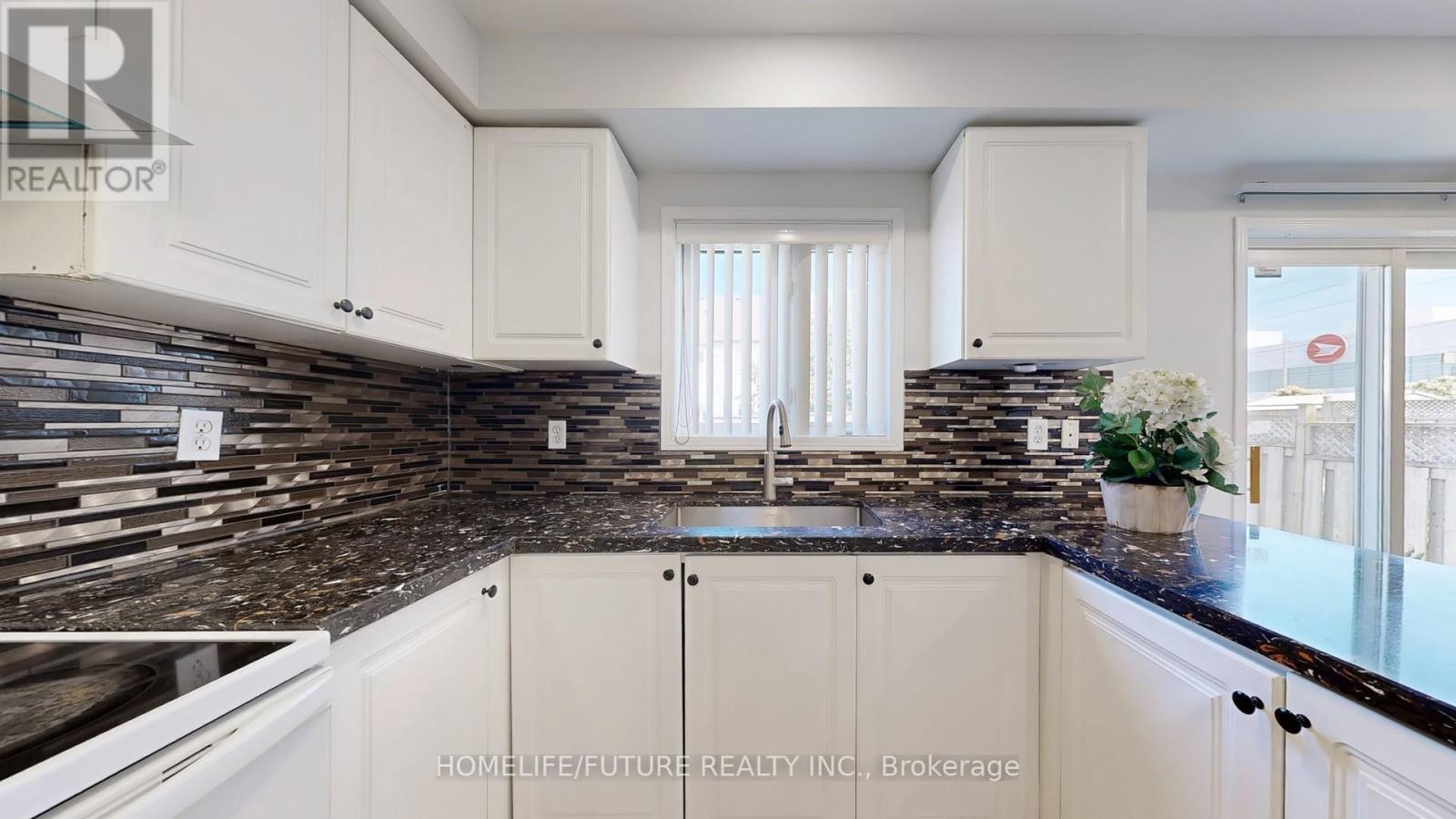 5 Holloway Road, Markham (Cedarwood), Ontario  L3S 4P4 - Photo 13 - N12443900
