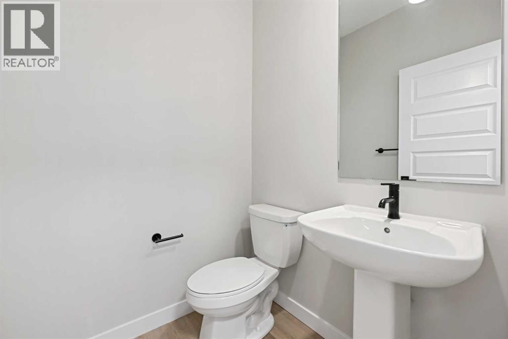 2194 Bayview Drive Sw, Airdrie, Alberta  T4B 5N4 - Photo 7 - A2242797