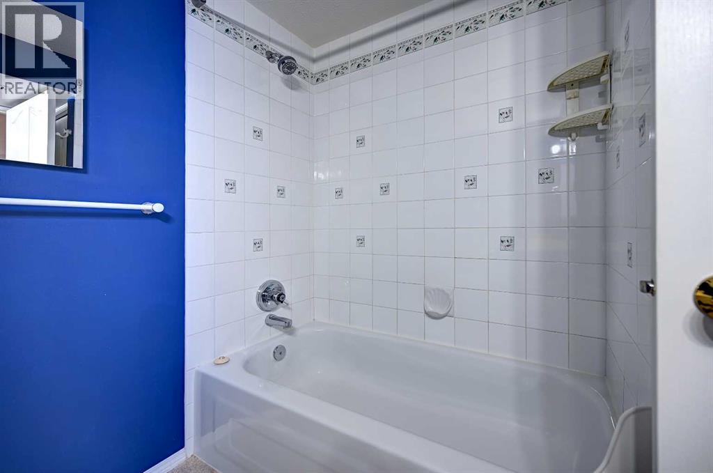 1004 Cantabrian Drive Sw, Calgary, Alberta  T2W 1L7 - Photo 26 - A2261935