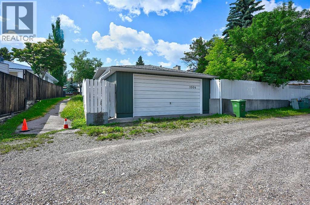 1004 Cantabrian Drive Sw, Calgary, Alberta  T2W 1L7 - Photo 37 - A2261935