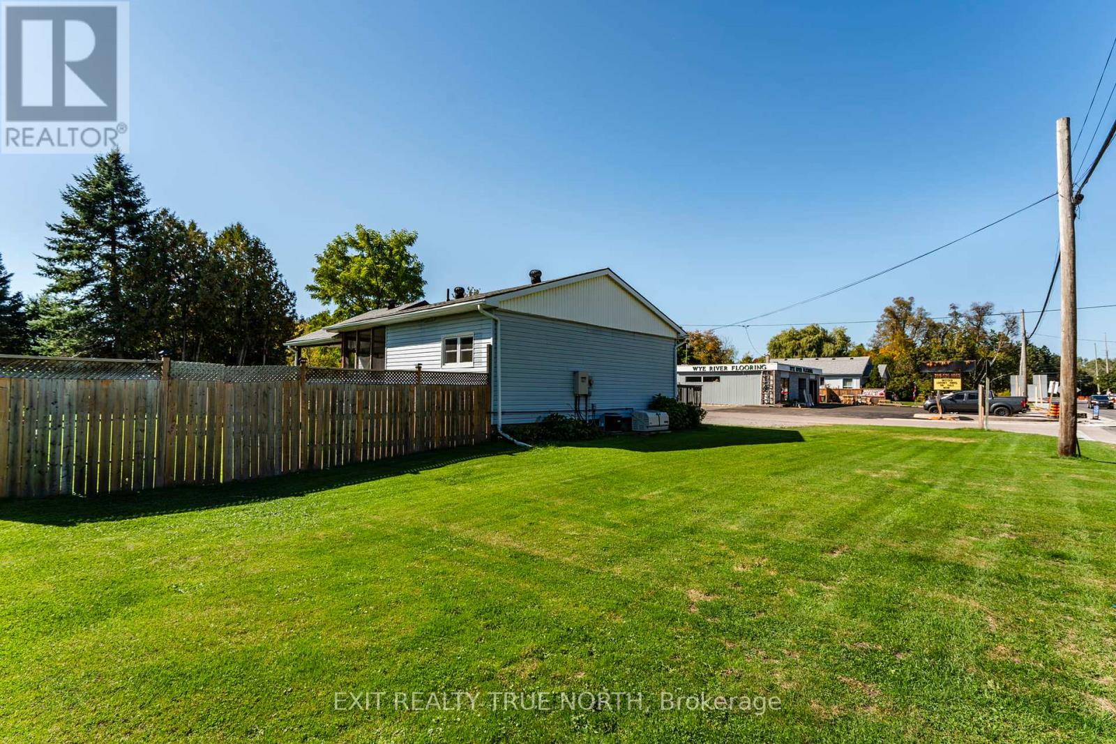8254 93 Highway, Tiny, Ontario  L0K 2E0 - Photo 19 - S12443825