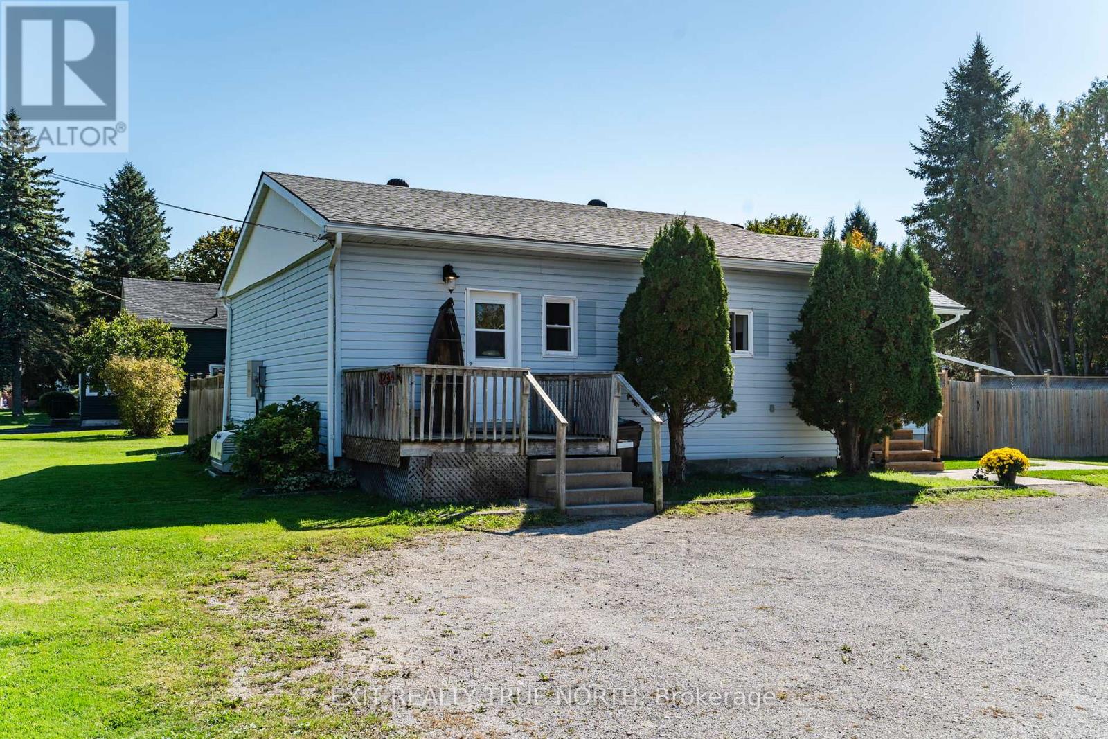 8254 93 Highway, Tiny, Ontario  L0K 2E0 - Photo 2 - S12443825