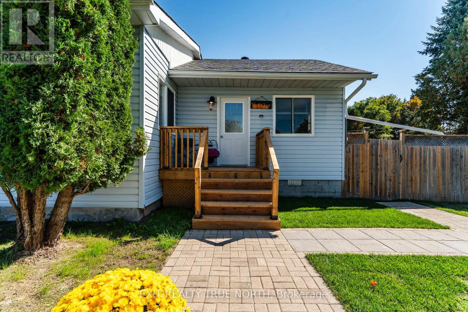 8254 93 Highway, Tiny, Ontario  L0K 2E0 - Photo 3 - S12443825