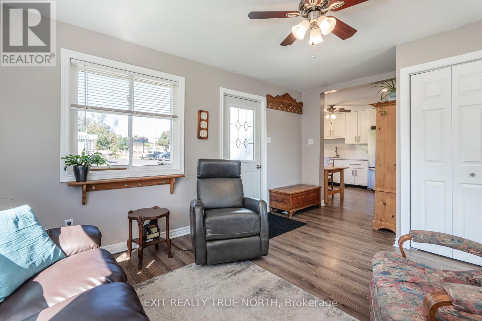 8254 93 Highway, Tiny, Ontario  L0K 2E0 - Photo 5 - S12443825