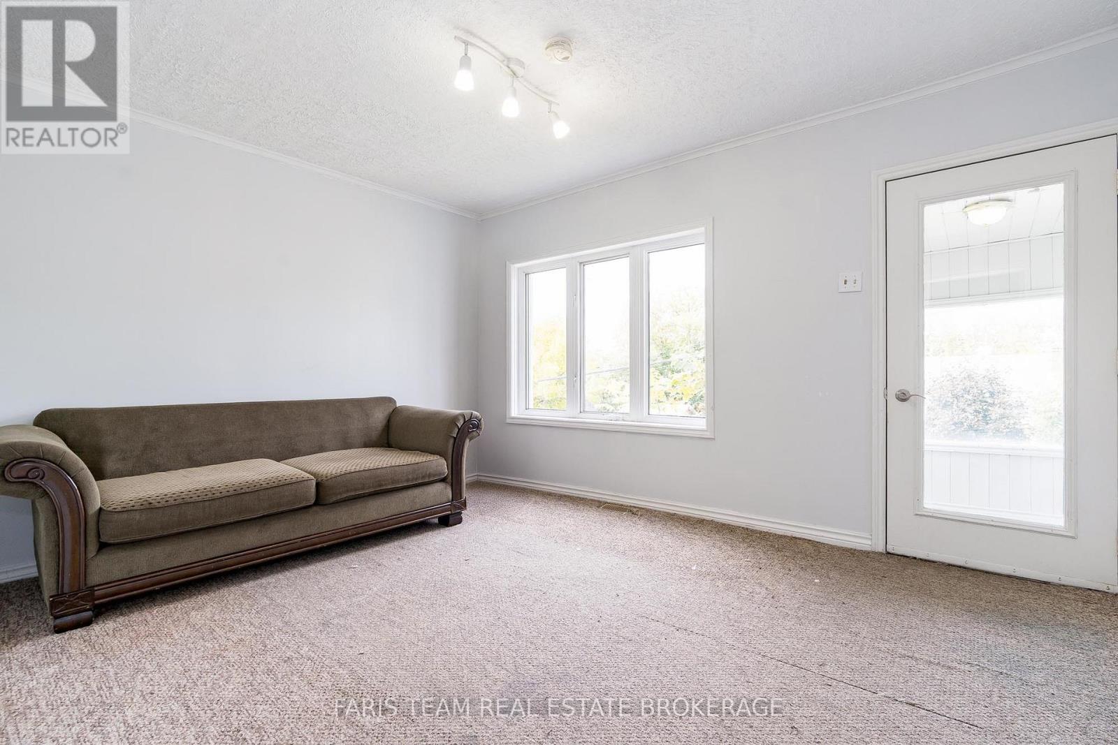 405 Bay Street, Midland, Ontario  L4R 1K7 - Photo 11 - S12443828