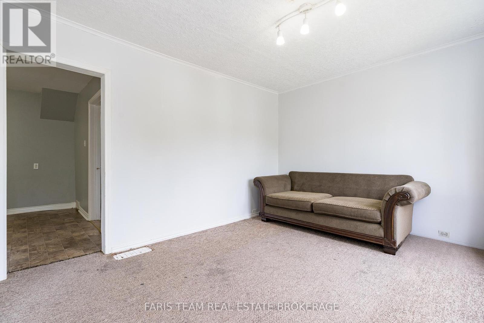 405 Bay Street, Midland, Ontario  L4R 1K7 - Photo 12 - S12443828