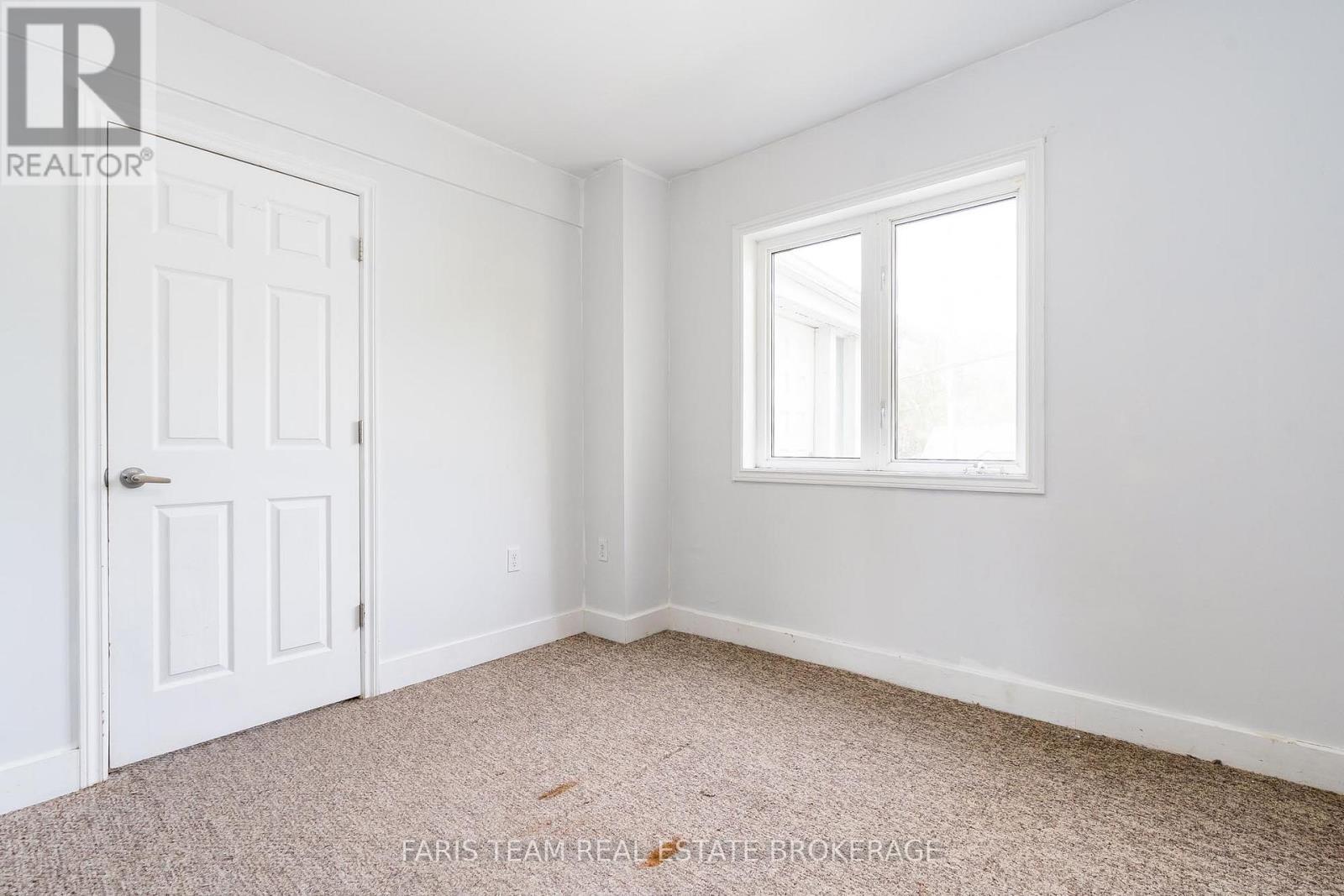 405 Bay Street, Midland, Ontario  L4R 1K7 - Photo 17 - S12443828