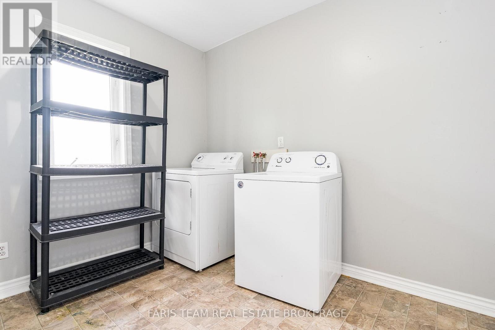 405 Bay Street, Midland, Ontario  L4R 1K7 - Photo 18 - S12443828