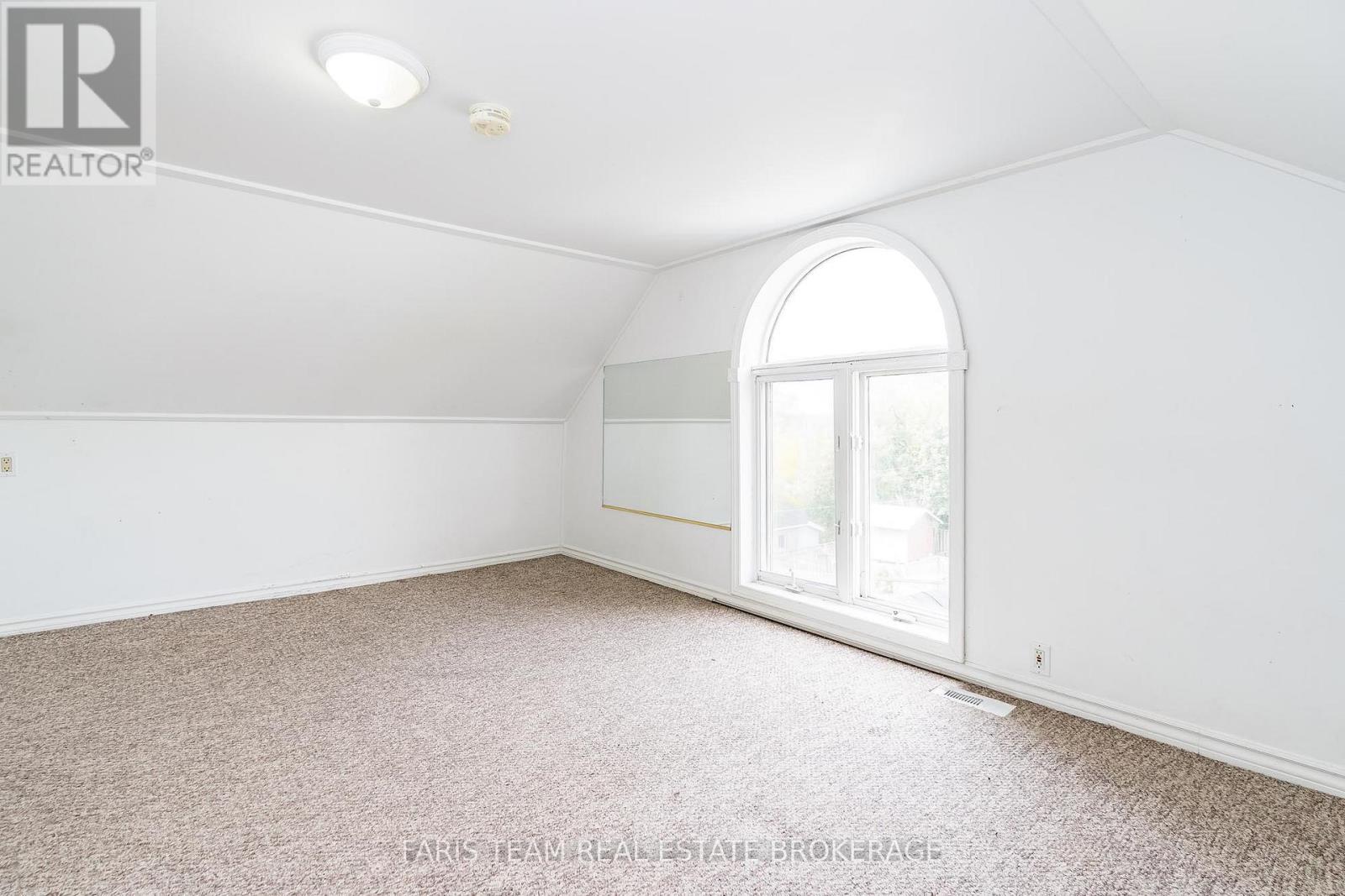 405 Bay Street, Midland, Ontario  L4R 1K7 - Photo 23 - S12443828