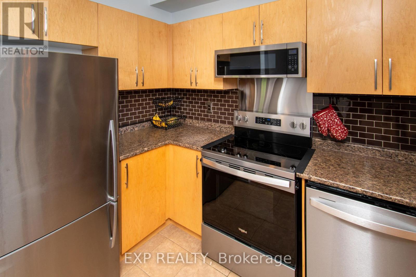 64 - 175 Stanley Street, Barrie, Ontario  L4M 0G2 - Photo 12 - S12443894