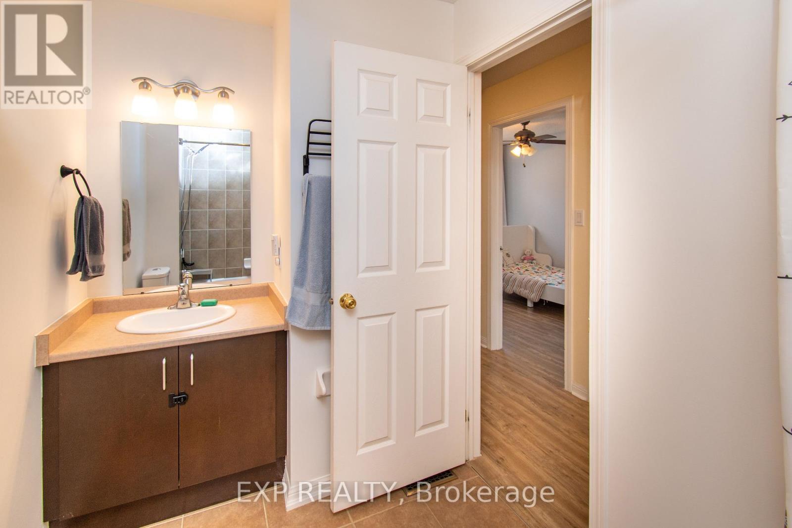 64 - 175 Stanley Street, Barrie, Ontario  L4M 0G2 - Photo 20 - S12443894