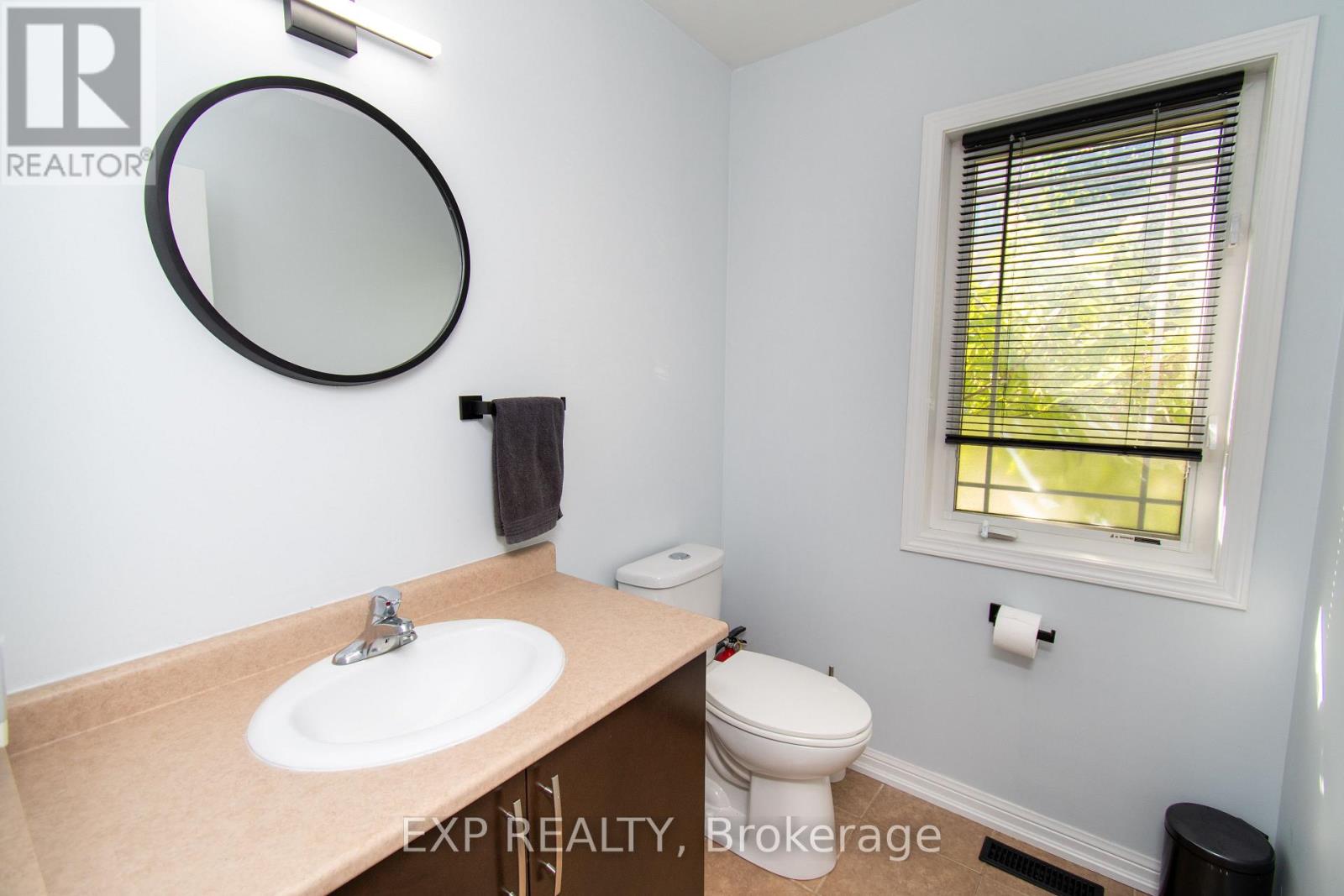 64 - 175 Stanley Street, Barrie, Ontario  L4M 0G2 - Photo 7 - S12443894