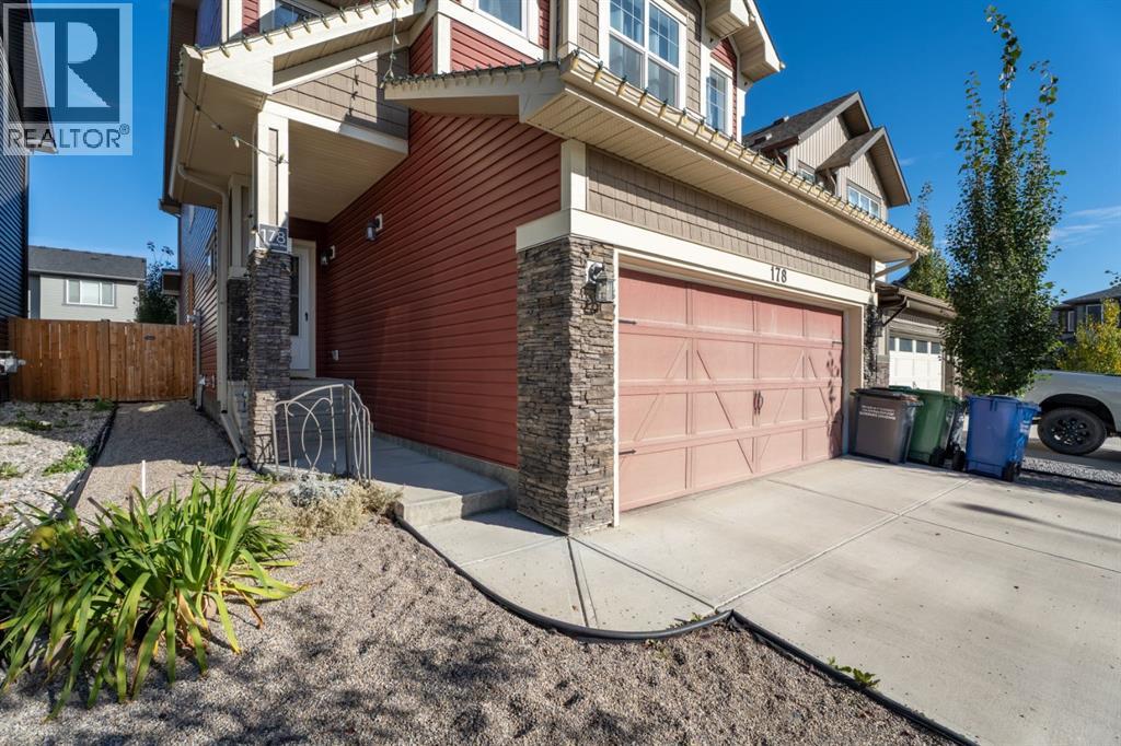 178 Buckskin Way, Cochrane, Alberta  T4C 2R7 - Photo 3 - A2261663