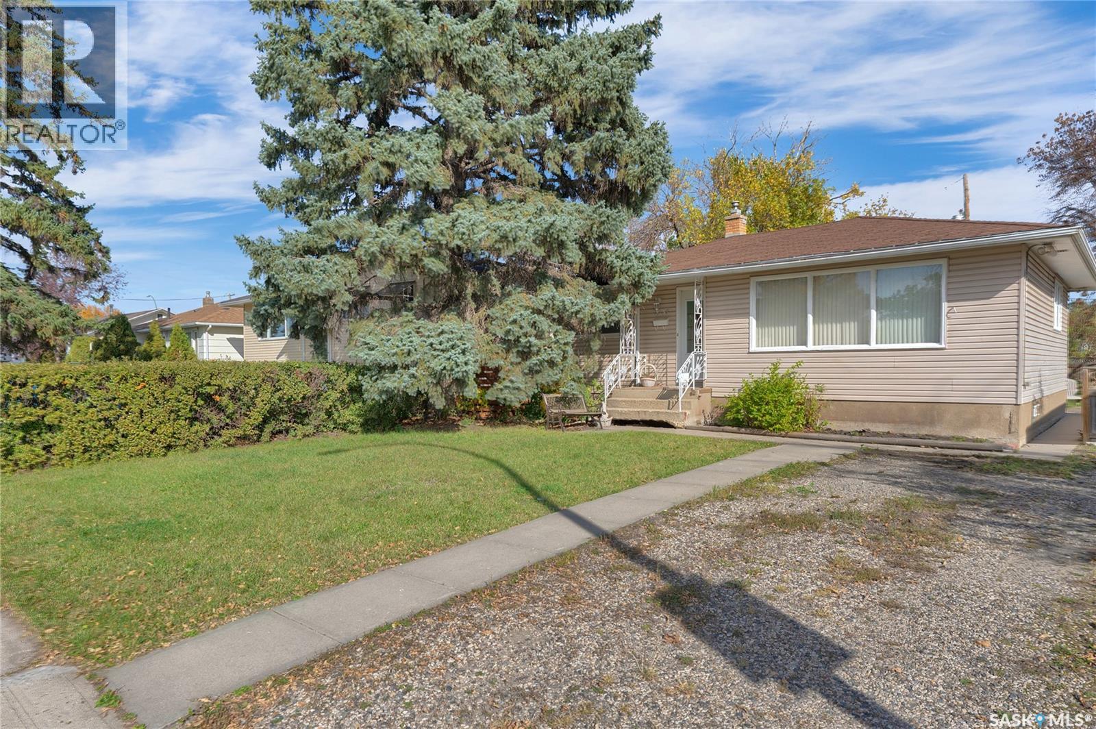 1635 Regent Street, Regina, Saskatchewan  S4N 1S2 - Photo 1 - SK020057