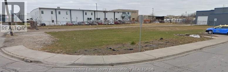 MLS# 25025276: 444 HANNA STREET East, Windsor, Canada