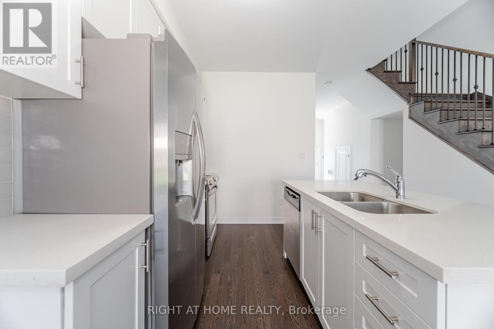 1323 Chee Chee Landing, Milton, Ontario  L9E 1L3 - Photo 10 - W12443743