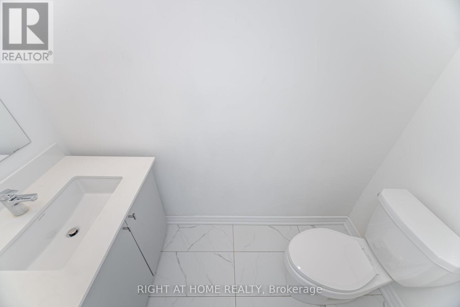 1323 Chee Chee Landing, Milton, Ontario  L9E 1L3 - Photo 16 - W12443743