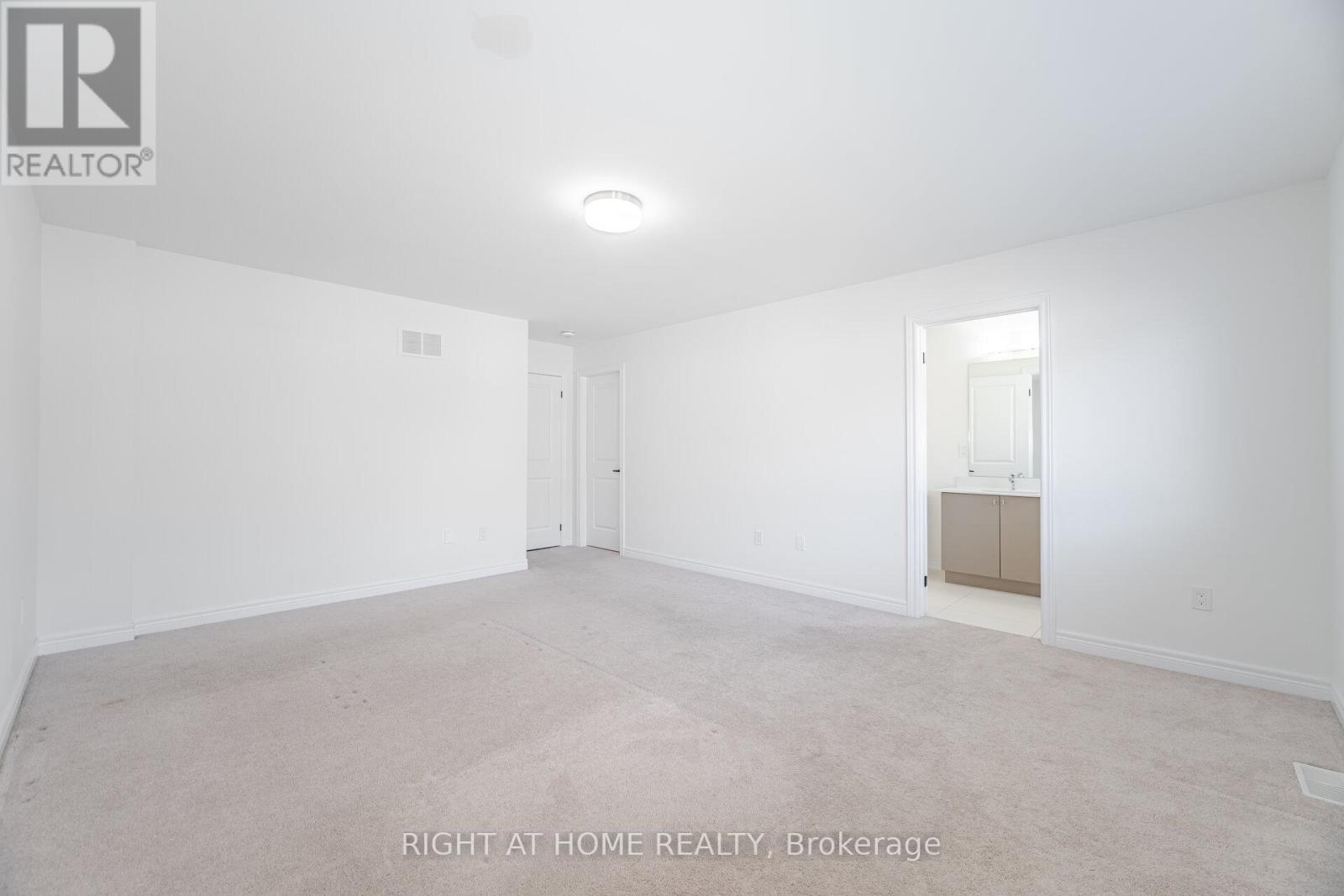 1323 Chee Chee Landing, Milton, Ontario  L9E 1L3 - Photo 21 - W12443743