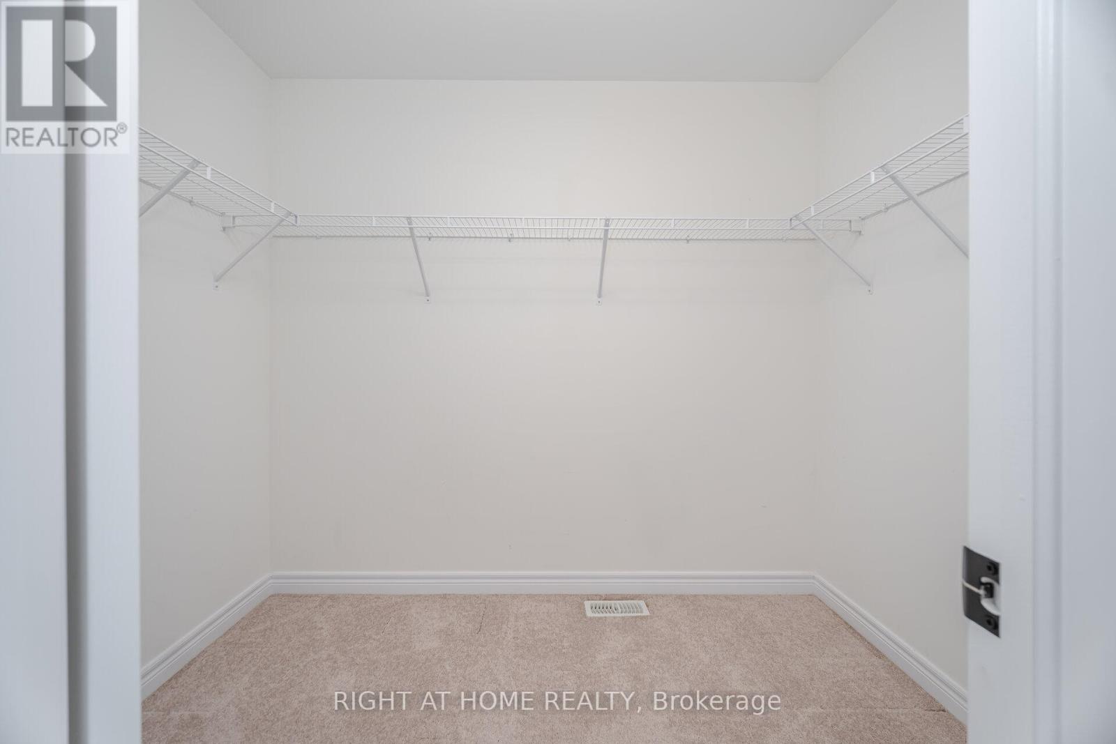 1323 Chee Chee Landing, Milton, Ontario  L9E 1L3 - Photo 24 - W12443743