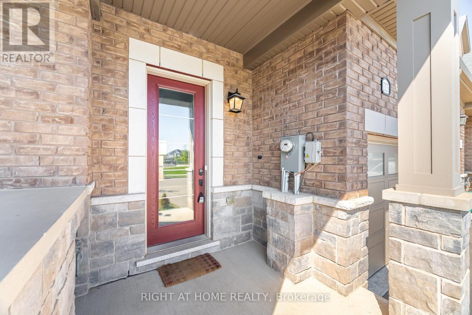 1323 Chee Chee Landing, Milton, Ontario  L9E 1L3 - Photo 3 - W12443743
