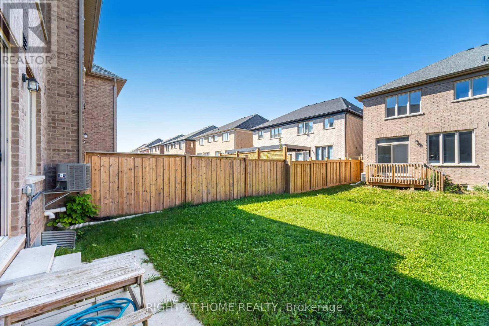 1323 Chee Chee Landing, Milton, Ontario  L9E 1L3 - Photo 37 - W12443743