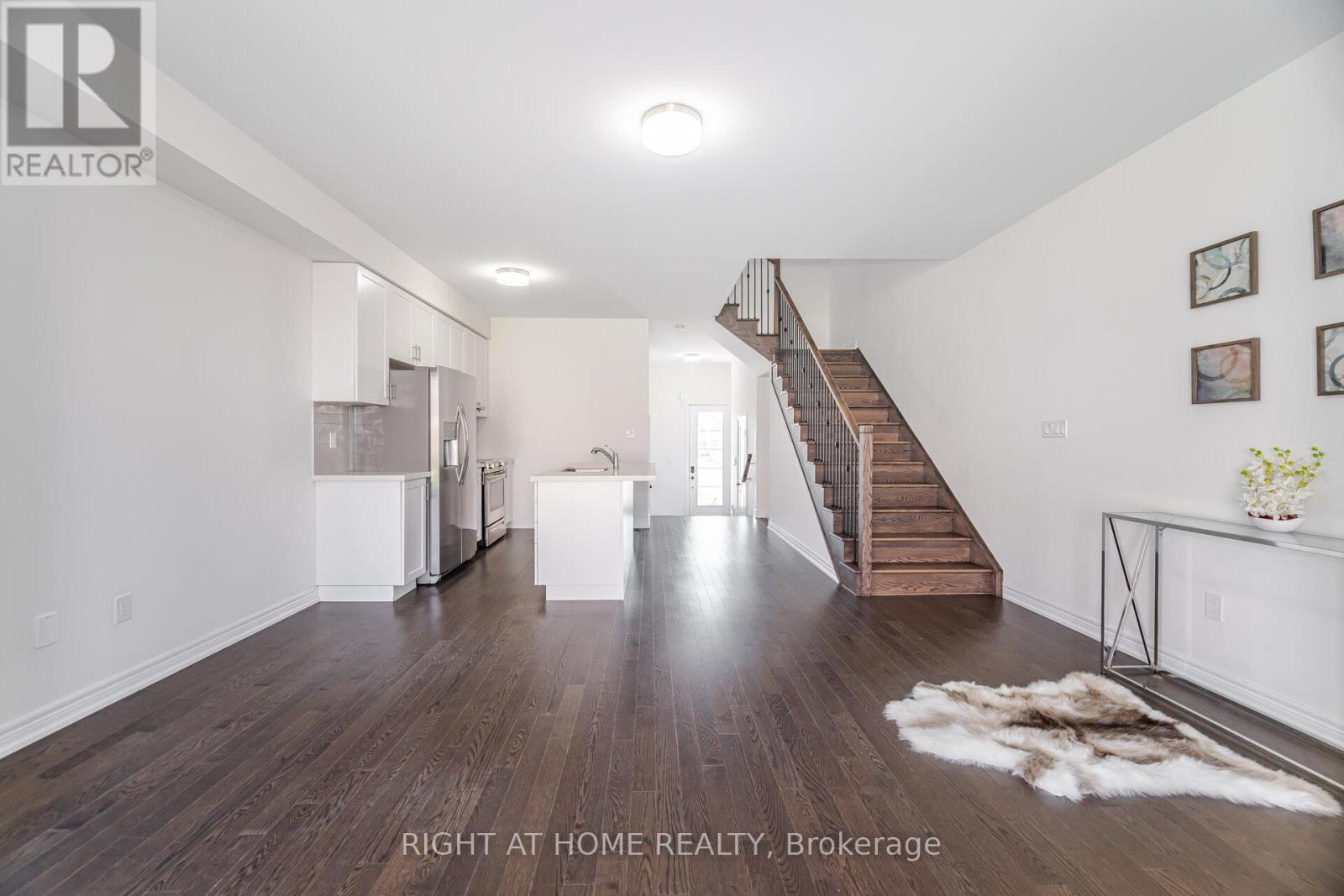 1323 Chee Chee Landing, Milton, Ontario  L9E 1L3 - Photo 7 - W12443743