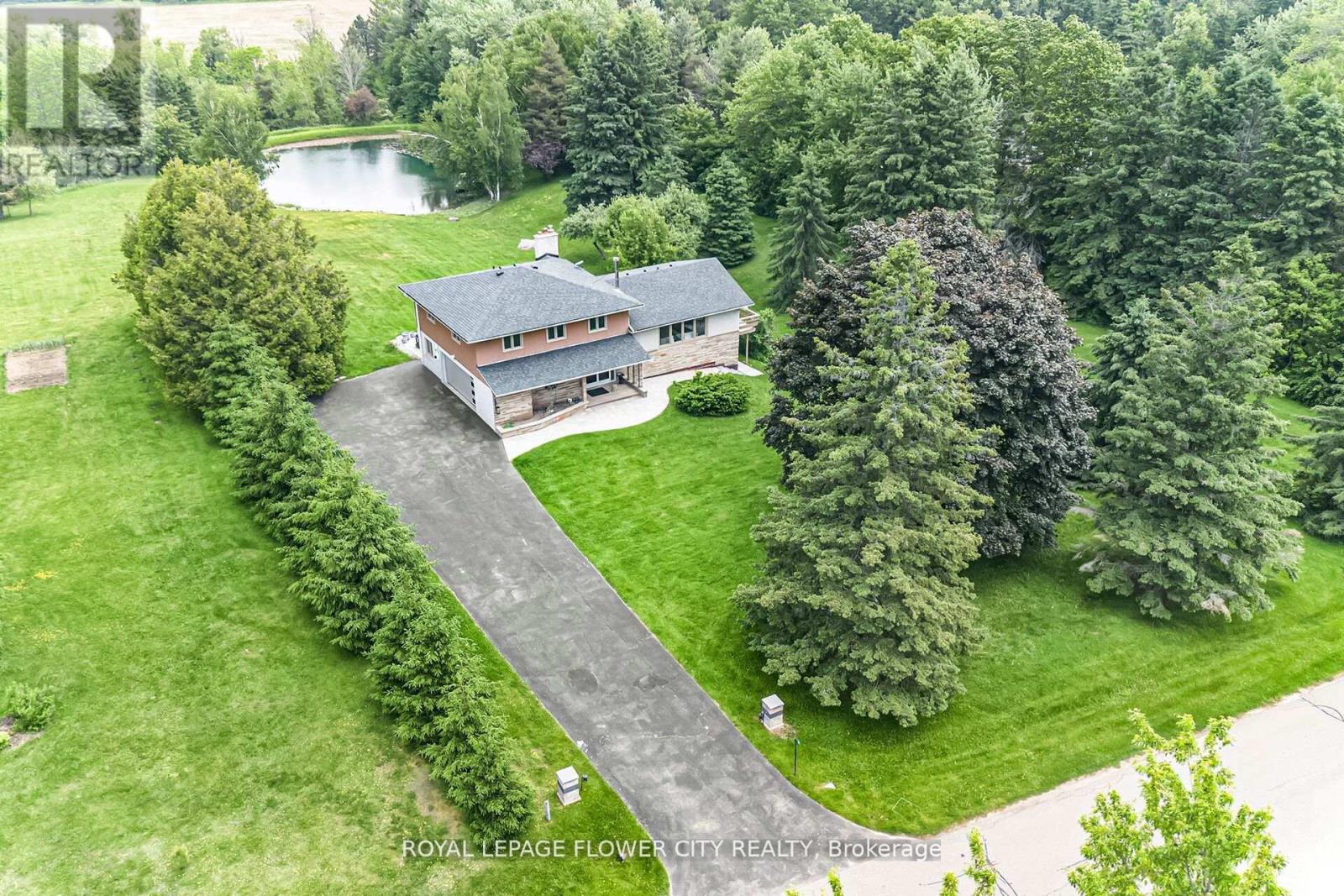 5 Glenn Court, Caledon, Ontario  L7K 0P3 - Photo 2 - W12443756