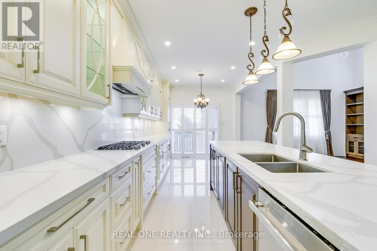 5523 Freshwater Drive, Mississauga, Ontario  L5M 7M7 - Photo 20 - W12443763