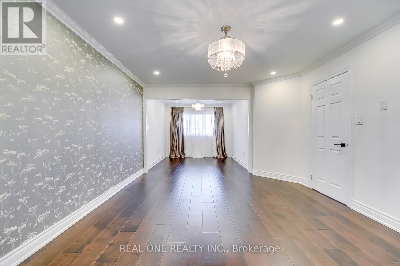 5523 Freshwater Drive, Mississauga, Ontario  L5M 7M7 - Photo 26 - W12443763